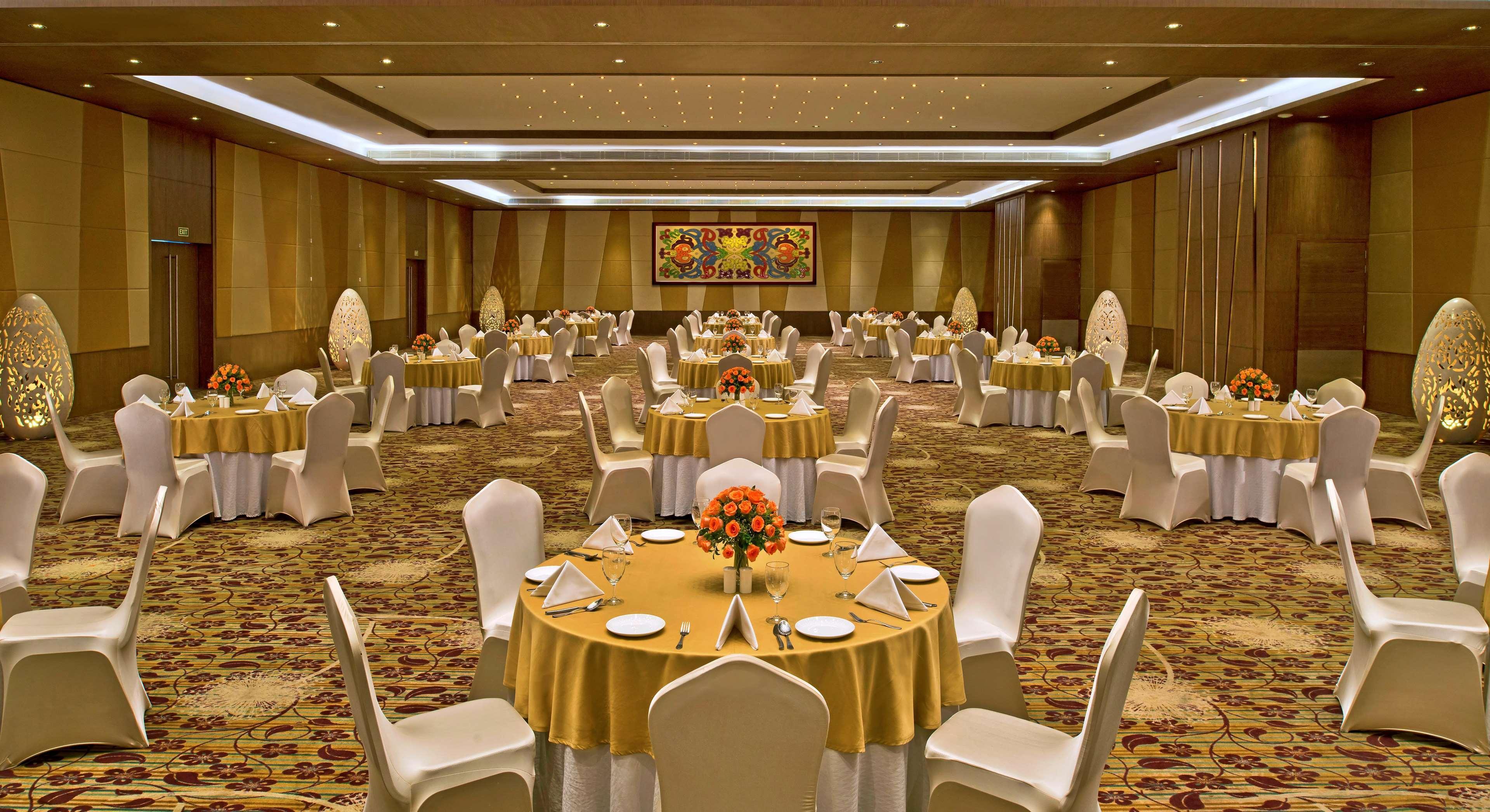 Radisson Resort & Spa Kandla Gāndhīdhām Buitenkant foto