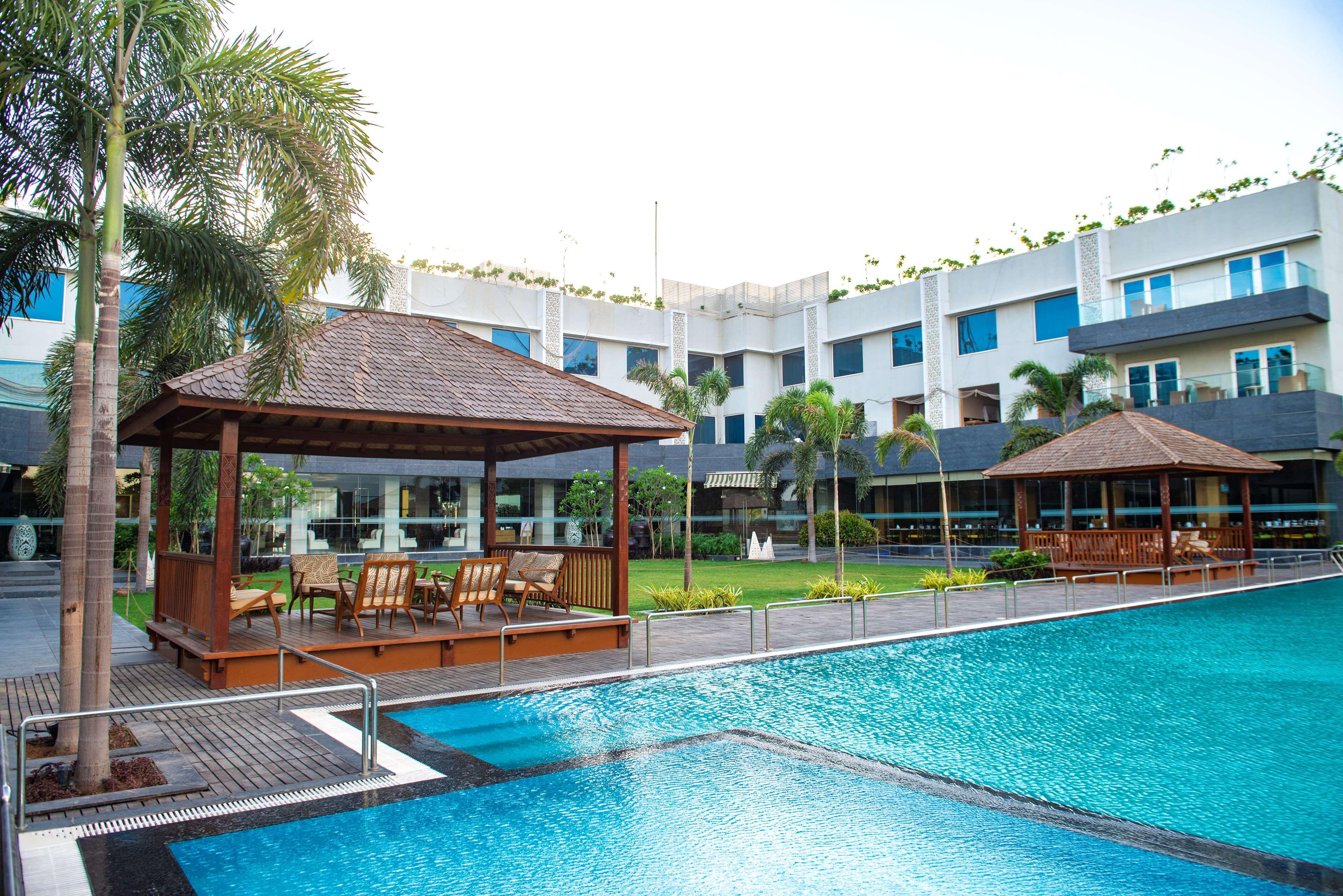 Radisson Resort & Spa Kandla Gāndhīdhām Buitenkant foto