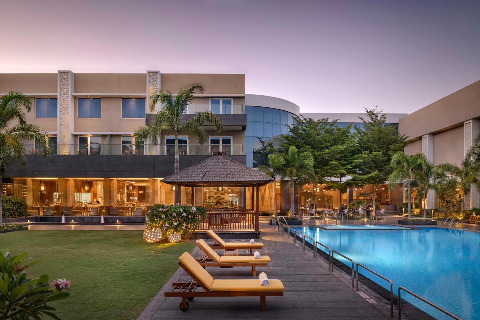 Radisson Resort & Spa Kandla Gāndhīdhām Buitenkant foto